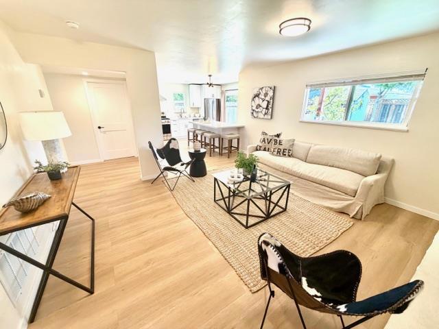 908 Bancroft Ave, Half Moon Bay CA: https://media.crmls.org/mediaz/1e4cc97c-01df-4031-80f8-8aba7786a44b.jpg