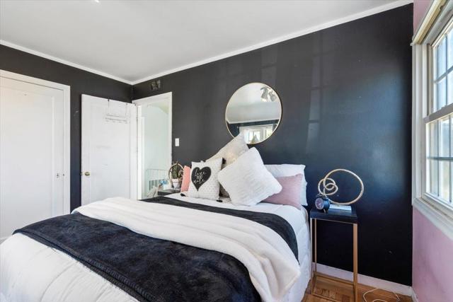 9401 Castlewood Street, Oakland CA: https://media.crmls.org/mediaz/1e4cdd72-fce7-4234-bbbc-39374e2bb6e8.jpg