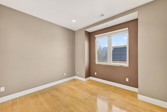 1043 Locust Street, San Jose CA: https://media.crmls.org/mediaz/1e4d9575-0916-4603-8a41-089fb3a6295e.jpg