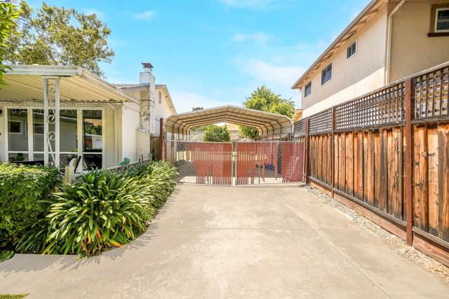 745 Wasatch Dr, Fremont CA: https://media.crmls.org/mediaz/1e4e3ac0-cb85-4f79-a0e5-ff3eb2c0bd9a.jpg