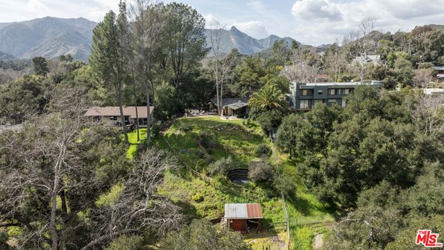 886 Camino Colibri, Calabasas CA: https://media.crmls.org/mediaz/1e4e92c9-67cf-4a4a-9cb6-77ee03cb60b4.jpg