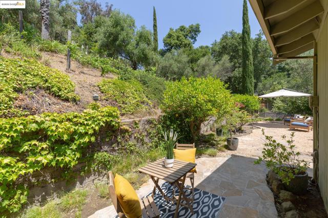 151 La Espiral, Orinda CA: https://media.crmls.org/mediaz/1e4f01b8-e974-499f-9c84-a788d67112f4.jpg