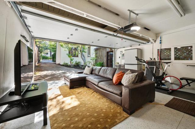 618 Occidental Avenue, San Mateo CA: https://media.crmls.org/mediaz/1e5049b7-d3b2-4f26-8b10-dae8ad07db2b.jpg