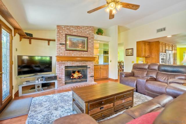 2183 Lundy Lake Dr, Escondido CA: https://media.crmls.org/mediaz/1e50859e-b2c2-41d3-bace-01238aaa6a1c.jpg
