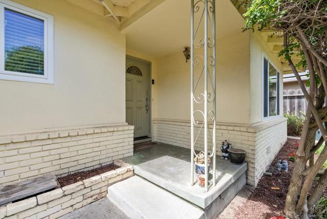 1052 San Simeon Drive, Salinas CA: https://media.crmls.org/mediaz/1e510eb9-ee8f-4621-8b1d-27e529b53380.jpg