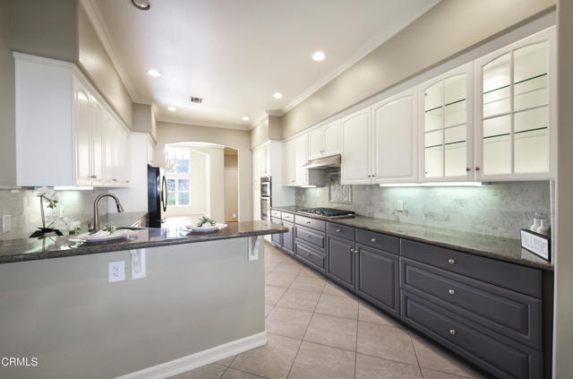 Detail Gallery Image 16 of 39 For 251 S Skyline Dr, Thousand Oaks,  CA 91361 - 4 Beds | 2/1 Baths