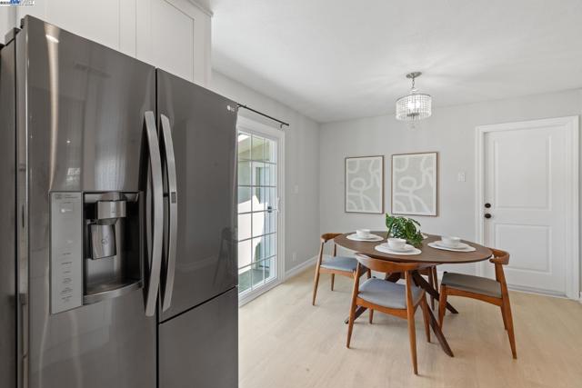 36523 Cherry St, Newark CA: https://media.crmls.org/mediaz/1e520a06-5689-4f18-8489-7e25e4071d2f.jpg