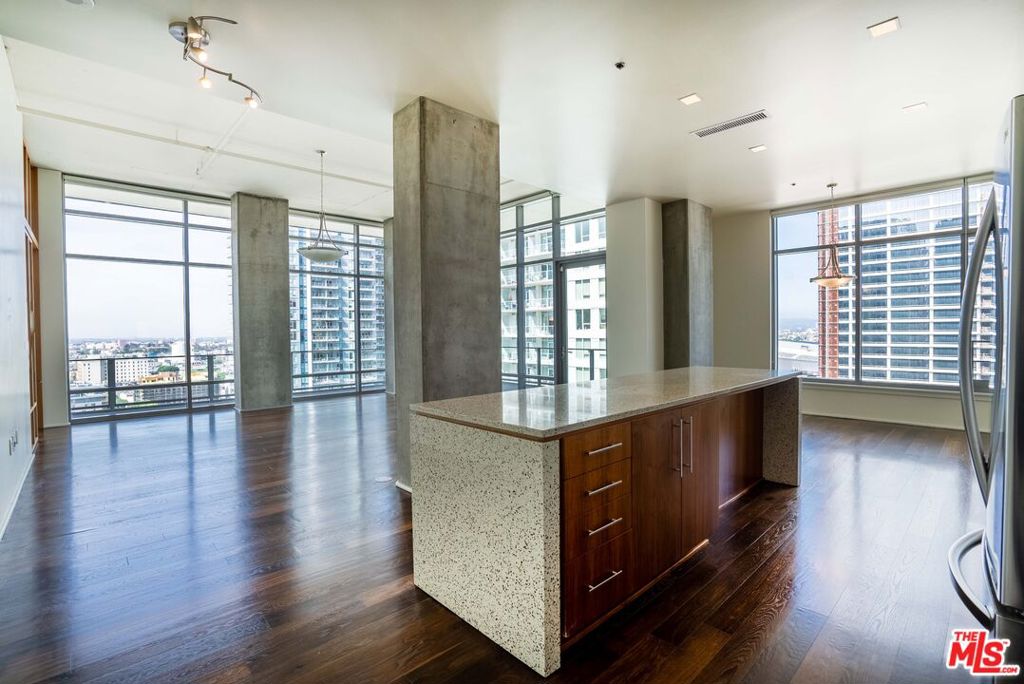 1100 S Hope Street 1602, Los Angeles, CA 90015