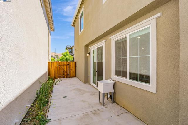 2044 Cottonwood St, Pittsburg CA: https://media.crmls.org/mediaz/1e528665-e6f8-45c7-be5a-8f8b13a90b67.jpg