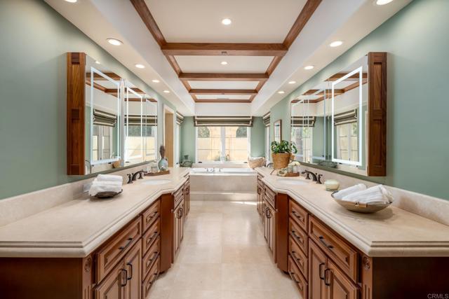 14479 Emerald Lane, Rancho Santa Fe CA: https://media.crmls.org/mediaz/1e528fd2-e7f5-4361-970d-5a049e11a8fc.jpg