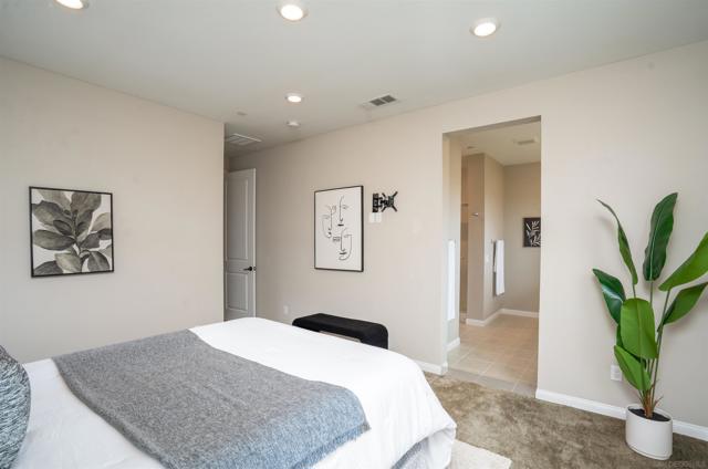 2078 Bluestone Cir, Chula Vista CA: https://media.crmls.org/mediaz/1e534cd4-cb2e-40c1-aff2-03f042c9f0d4.jpg