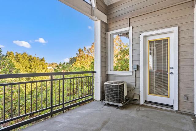 1982 W Bayshore Road, East Palo Alto CA: https://media.crmls.org/mediaz/1e53ce5e-195b-44b8-9f71-e4633174a1f7.jpg
