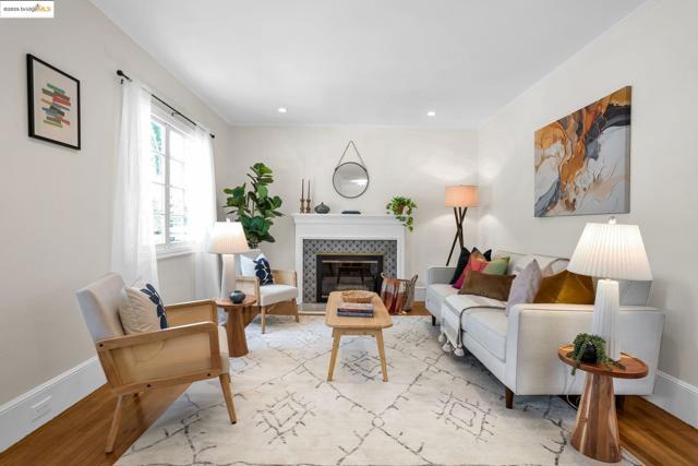 580 Chetwood St., Oakland CA: https://media.crmls.org/mediaz/1e542403-5dd7-4364-b9ef-0148d60744d4.jpg