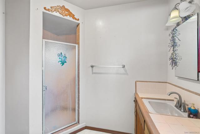 719 Marsolan Ave, Solana Beach CA: https://media.crmls.org/mediaz/1e54bc76-927e-44bf-960f-8d240d25ebe1.jpg