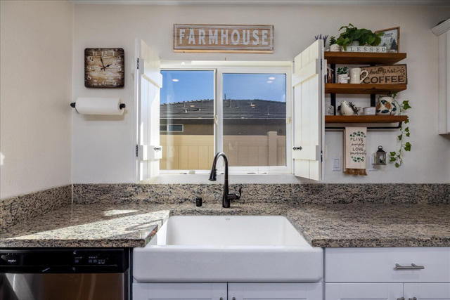 19-Kitchen