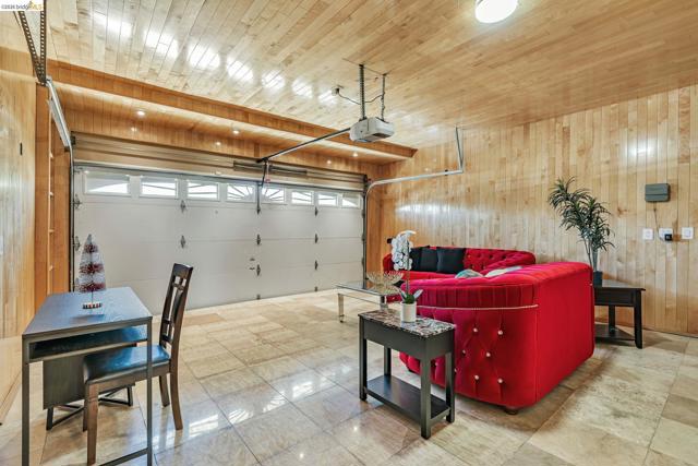 Image 46 of 58 For 5065 Carbondale