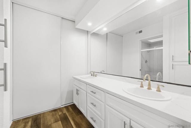 15905 Avenida Villaha, San Diego CA: https://media.crmls.org/mediaz/1e55db9b-5439-4ab1-9ba5-c9e4fefa339b.jpg