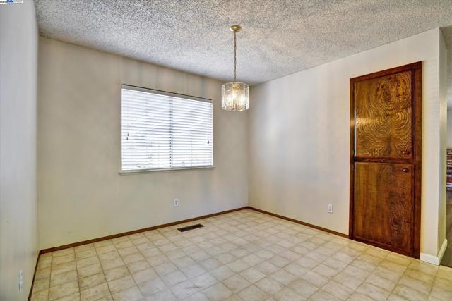 901 Basalt Way, Antioch CA: https://media.crmls.org/mediaz/1e55f351-cec8-413c-a167-eb326e20f2d2.jpg