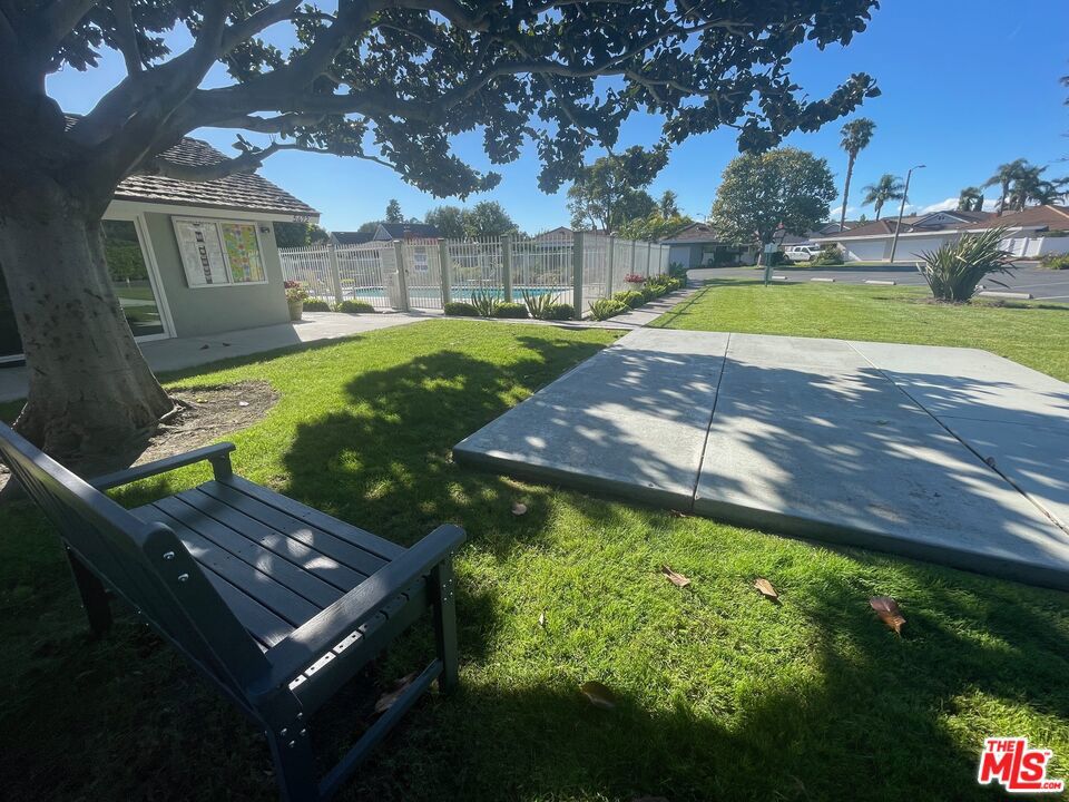 https://media.crmls.org/mediaz/1e56164d-d6ff-4f44-955d-4086555a0ffc.jpg?preset=X-Large