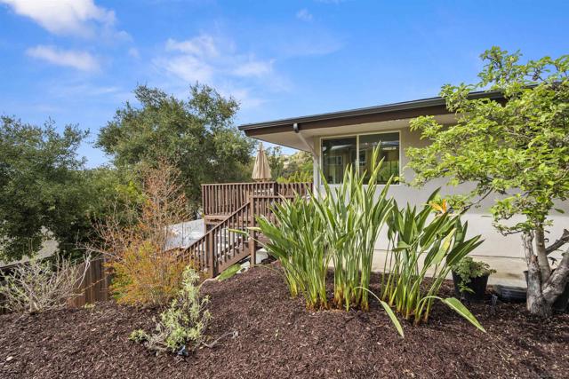 9430 Tropico Dr, La Mesa CA: https://media.crmls.org/mediaz/1e5659b5-be07-4ac6-b78f-7640f0dcd1fc.jpg