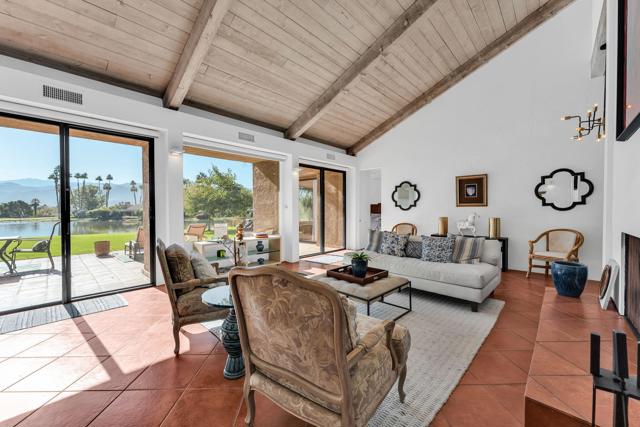 511 Desert West Drive, Rancho Mirage CA: https://media.crmls.org/mediaz/1e57100a-597b-4810-9234-9385c7d78f70.jpg