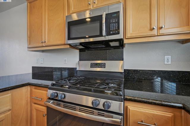 Image 22 of 45 For 23320 Wilmot Cir
