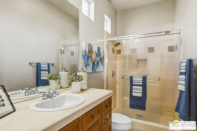 Image 26 of 39 For 2 Brentwood Way