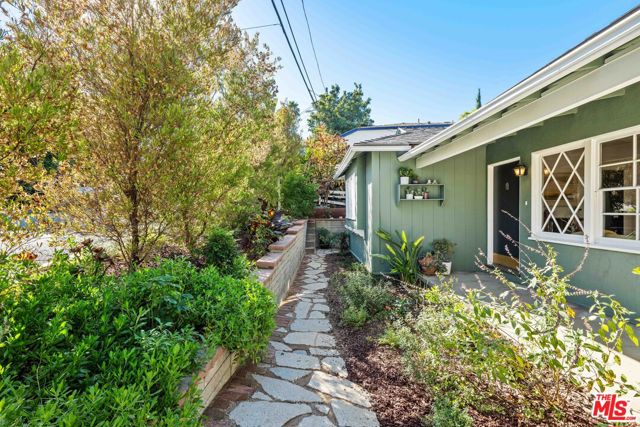 Image 2 for 4811 Frieda Dr, Los Angeles, CA 90065