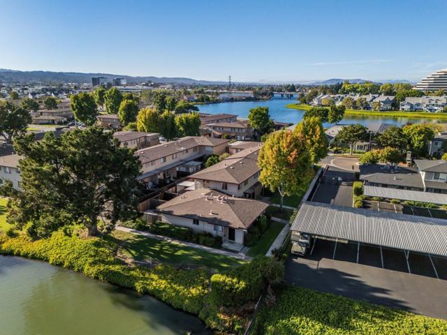 1640 Marina Court, San Mateo CA: https://media.crmls.org/mediaz/1e587d7f-84c9-43df-a1b9-5f076b72c8f9.jpg