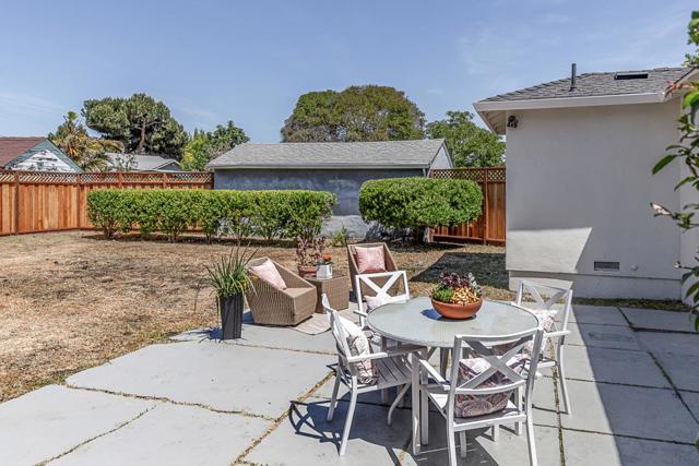 1327 Madera Avenue, Menlo Park CA: https://media.crmls.org/mediaz/1e58eecb-ae49-4e54-840e-3ad3aa38b0e3.jpg