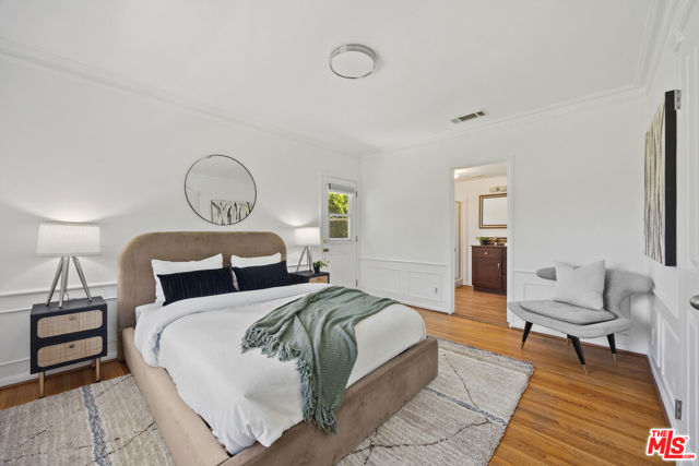 5432 Fulton Avenue, Sherman Oaks CA: https://media.crmls.org/mediaz/1e598904-db38-4799-91ee-658e7db329af.jpg
