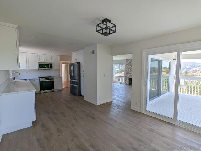 9347 Kahlua Way, Spring Valley CA: https://media.crmls.org/mediaz/1e59ef6c-d2e0-4bcf-a3bf-7ea01192c0fc.jpg