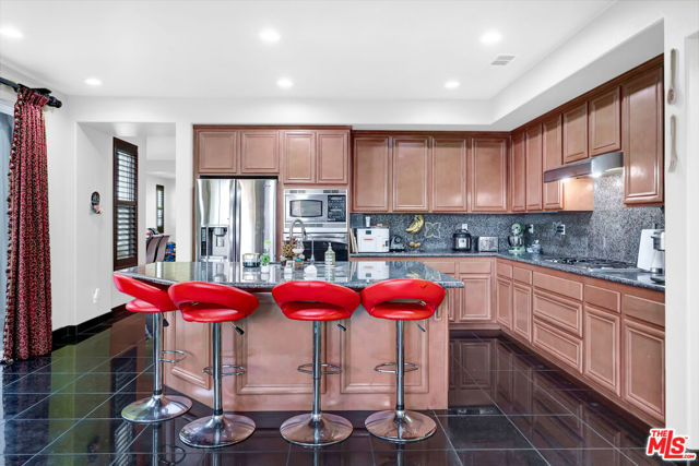 15624 Derrico Lane, Canyon Country CA: https://media.crmls.org/mediaz/1e5a6c17-8ada-49c1-bae2-1b0da62eca07.jpg