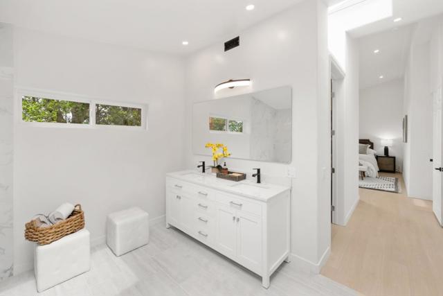 16460 Wood Acres Road, Los Gatos CA: https://media.crmls.org/mediaz/1e5a8087-9b1b-4cb3-81a4-da401123a3fd.jpg