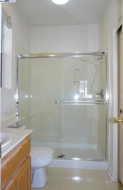 30278 Willowbrook Rd, Hayward CA: https://media.crmls.org/mediaz/1e5b0f2d-4947-45e9-a9f6-18c315b688cf.jpg