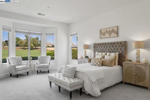 1123 Burghley Ln, Brentwood CA: https://media.crmls.org/mediaz/1e5b32aa-8ce0-4092-a2b4-69ef5afcf999.jpg