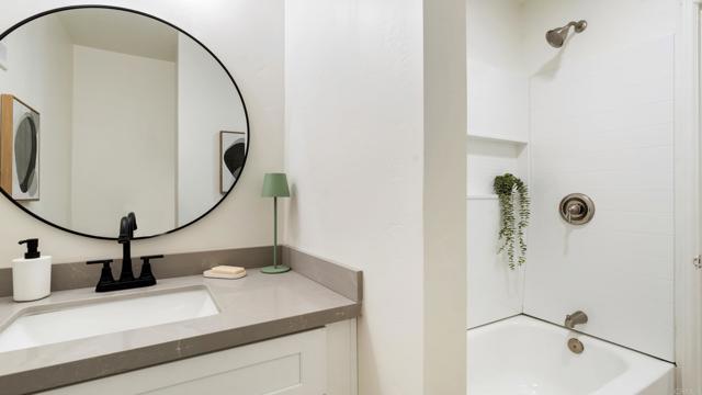 Detail Gallery Image 15 of 42 For 9318 Campo Rd, Spring Valley,  CA 91977 - 3 Beds | 2 Baths