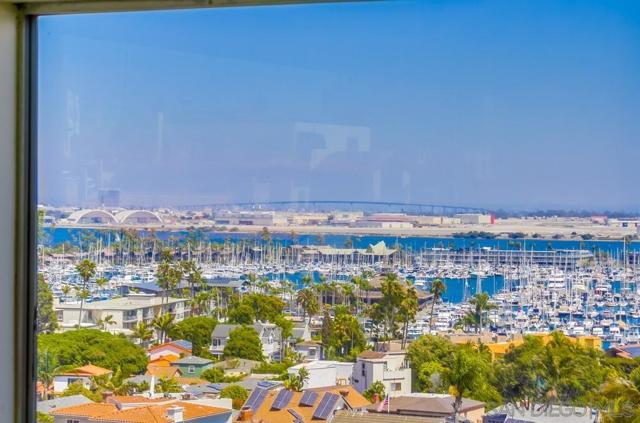 954 Harbor View Dr, San Diego CA: https://media.crmls.org/mediaz/1e5c7ca9-9b28-4dc2-a15d-82874652b202.jpg
