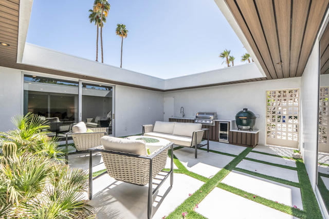 76670 Lark Lane, Indian Wells CA: https://media.crmls.org/mediaz/1e5cf3b6-5658-49cd-8a03-025eb9014950.jpg