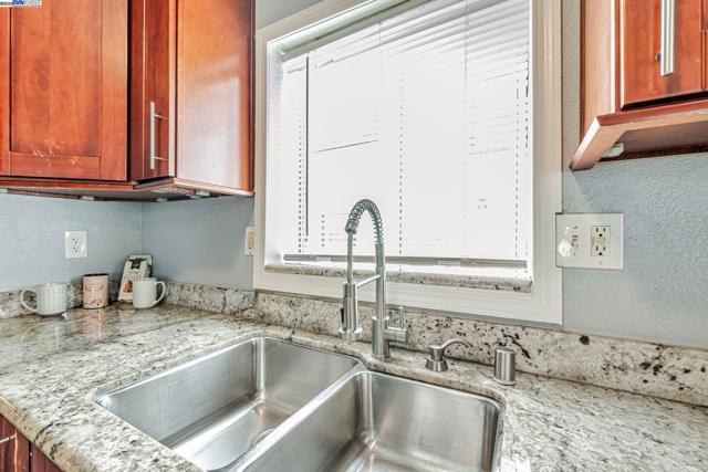 140 Tuolumne Street, Vallejo CA: https://media.crmls.org/mediaz/1e5d85d7-98d2-4807-bdb3-866588eb00b6.jpg