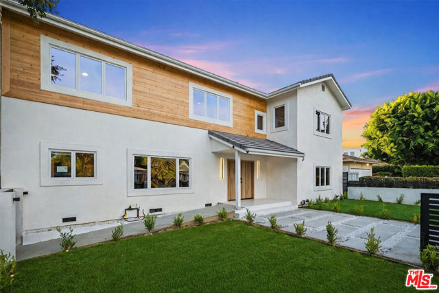 5439 Gentry Avenue, Valley Village CA: https://media.crmls.org/mediaz/1e5d9aee-29e3-42b0-a2d9-58f3ee0014bf.jpg