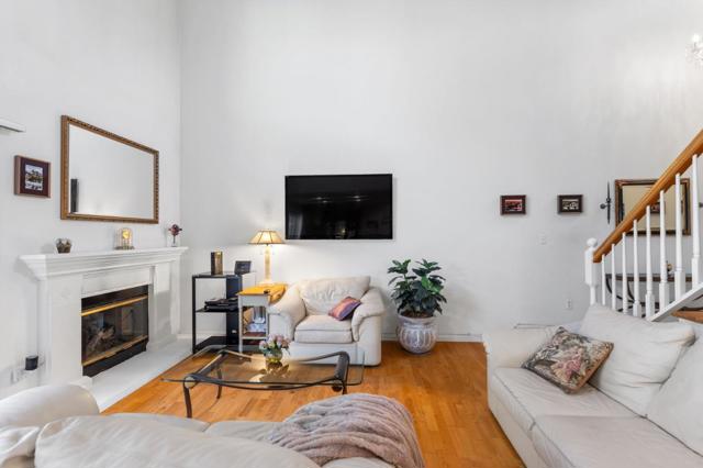 356 Meadowhaven Way, Milpitas CA: https://media.crmls.org/mediaz/1e5da439-b27d-4bf0-889f-f4ca4e377cc7.jpg