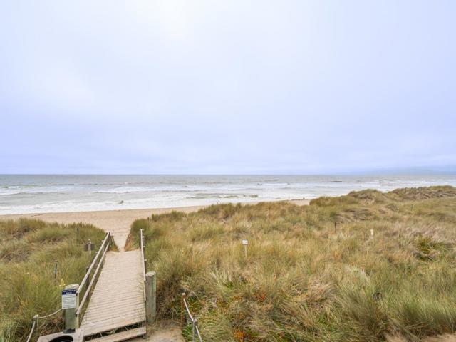 101 Shell Drive, La Selva Beach CA: https://media.crmls.org/mediaz/1e5db11c-7e5a-43bb-b516-56751263bd88.jpg