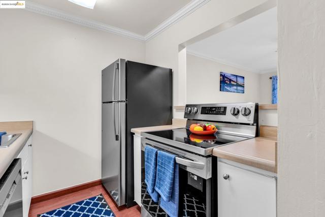 470 N N Civic Drive, Walnut Creek CA: https://media.crmls.org/mediaz/1e5e41a9-5f41-4db7-8a4a-bf760ae41ce9.jpg