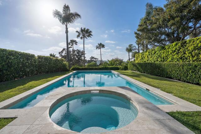 4540 Los Pinos, Rancho Santa Fe CA: https://media.crmls.org/mediaz/1e5e6e25-8e6d-4f5f-966a-b67d4b665d21.jpg
