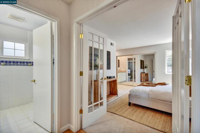 423 Casa Del Mar Dr, Half Moon Bay CA: https://media.crmls.org/mediaz/1e5f4f46-c8f7-4028-b142-016631fc5616.jpg