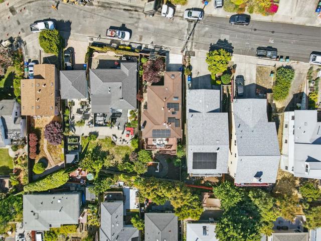 6532 Claremont Avenue, Richmond CA: https://media.crmls.org/mediaz/1e5f96d5-b56b-4621-951c-01da112668f5.jpg