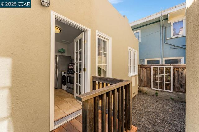 654 Mandana Blvd, Oakland, California 94610, 1 Bedroom Bedrooms, ,1 BathroomBathrooms,Condominium,For Sale,Mandana Blvd,41086148