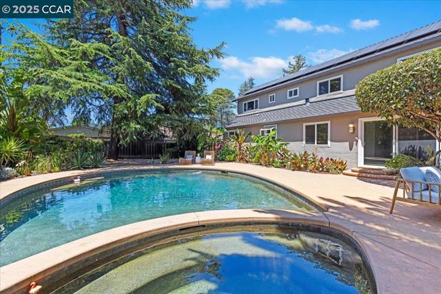 1759 Crescent Dr, Walnut Creek CA: https://media.crmls.org/mediaz/1e61081f-fba0-4193-8a5a-caaa551def4e.jpg
