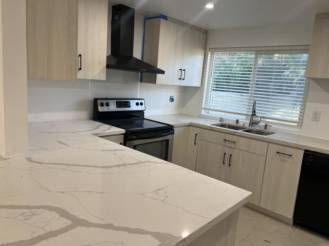 Detail Gallery Image 12 of 29 For 75 Third Ave #24,  Chula Vista,  CA 91910 - 3 Beds | 2 Baths